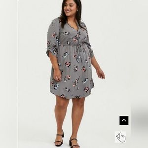 Torrid Zip Front Challis Dress 1X Gray Floral